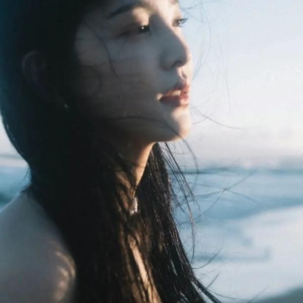 17号出入口 海报